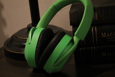 Razer Opus X Wireless Low Latency Headset: Active Noise Cancellation (ANC) - B