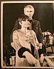 STEVE McQUEEN: (CANDID VINTAGE PRESS PHOTO) CLASSIC McQUEEN