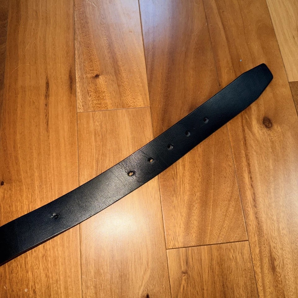 Cinturón Salvatore Ferragamo Hebilla Cuero Negro Y Dorado Plata Talla 48 Foto 3 de 4