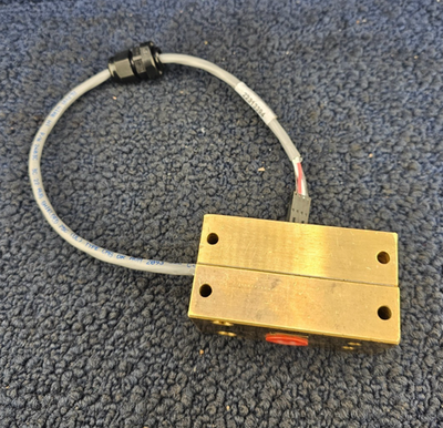 #ad 22124963: Piston Type Flow Switch 2403C 3C 22 AWG SHIELDED 75C $131.61