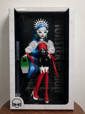Mattel Monster High Skullector Ghoulia Yelps 11in Doll w/ Stand & Accessories