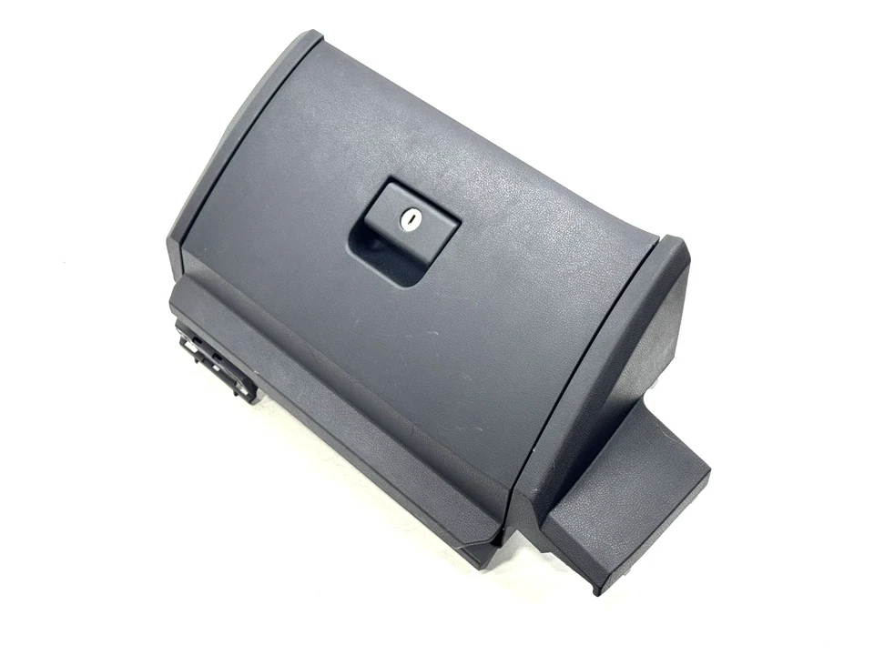 NISSAN 370Z 2009-2020 TABLERO GUANTERA COMPARTIMENTO DE ALMACENAMIENTO OEM 68108-1EA0A Foto 2 de 4