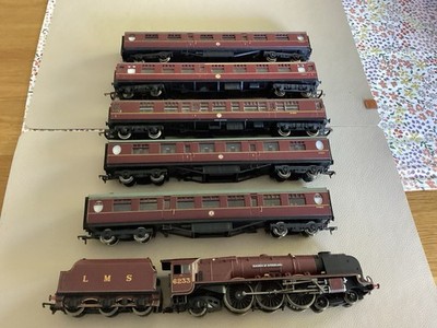 Hornby Duchess Of Sutherland And 5 Coaches OO Gauge. Includes Bachmann
