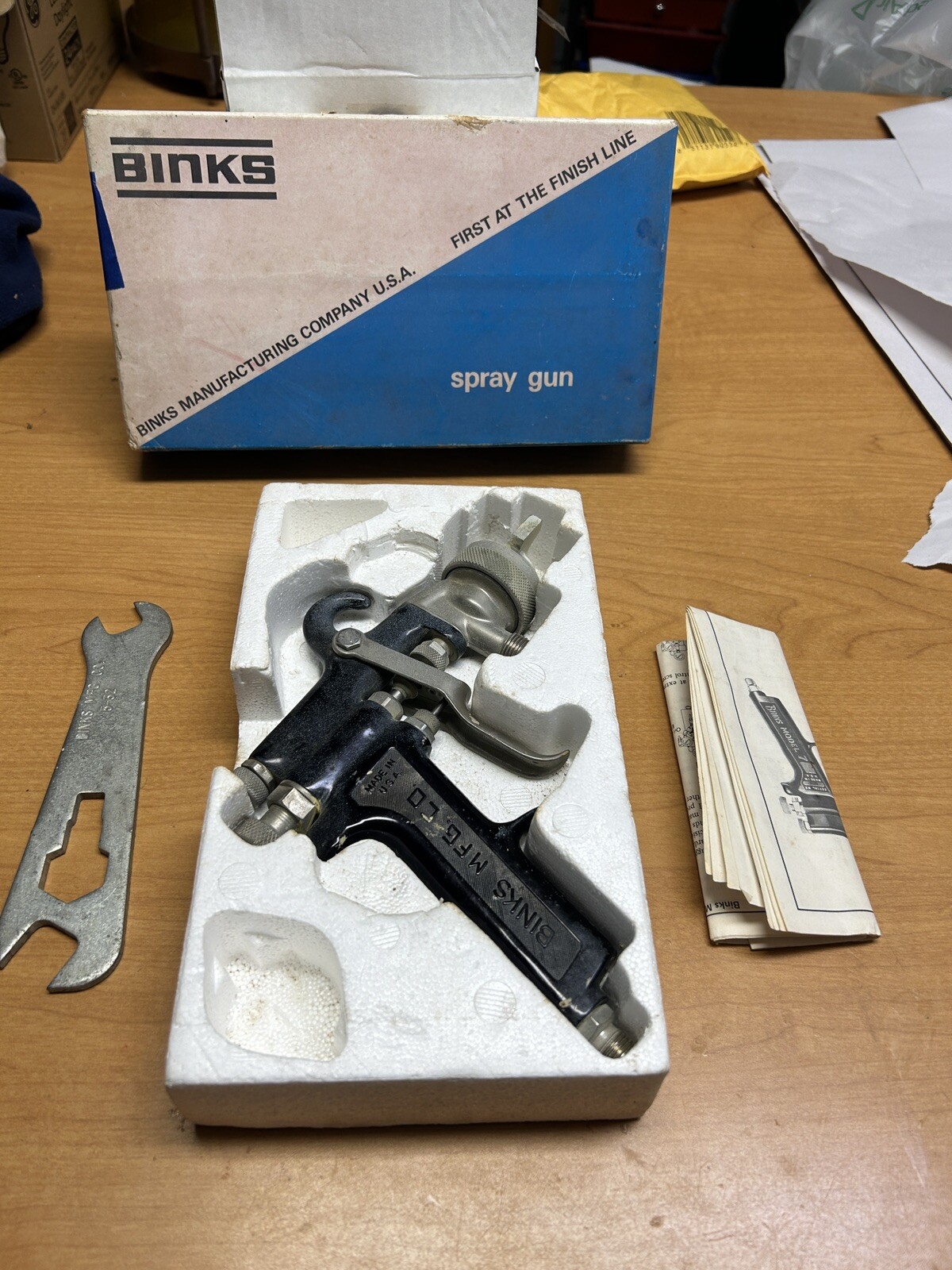 Binks Model 7 Spray Gun With Cup 81350 Paint Spray 36 X 36SK Nozzle