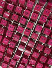 MARY KAY SIGNATURE CREME LIPSTICK - DISCONTIN...
