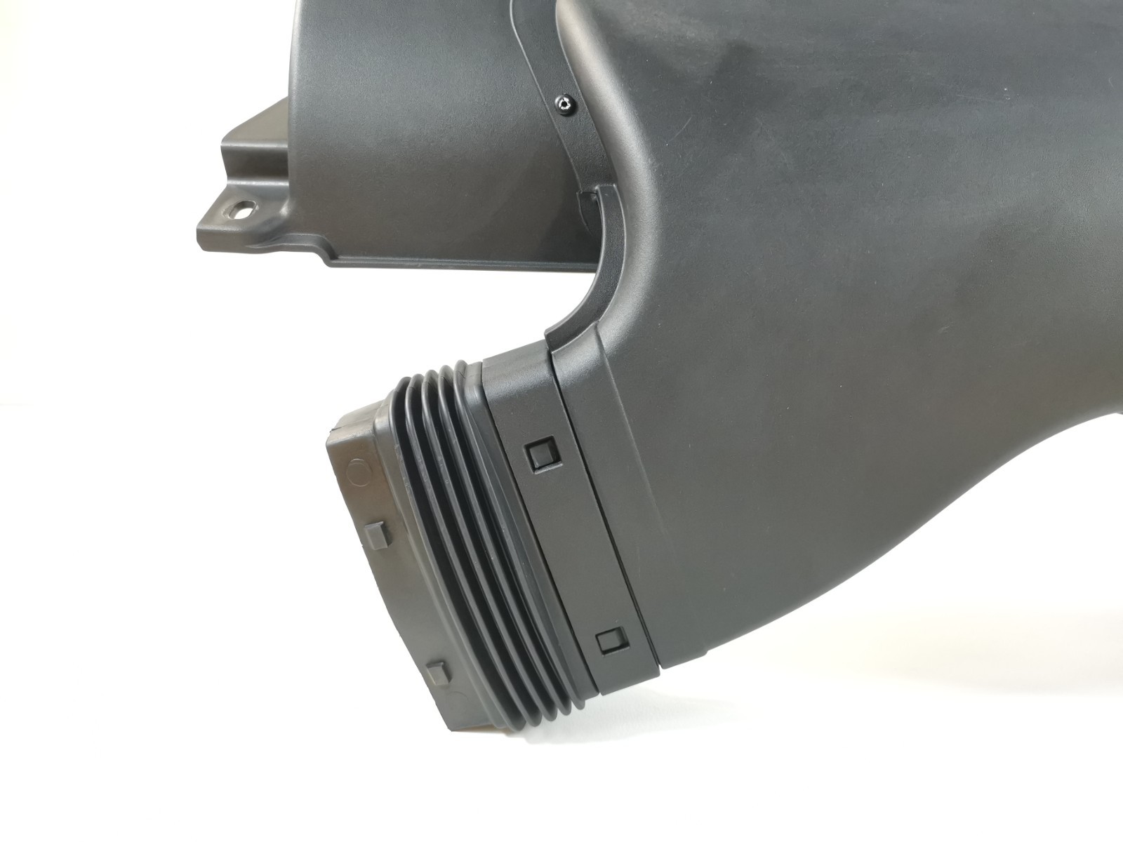 Maserati Ghibli 2019 M156E RWD 3.0 L Front Center Air Duct Deflector Guide OEM