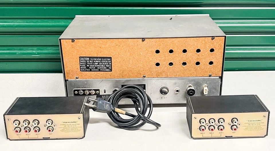 Realistic DX-160 Communications Receiver With - Image 3 of 3