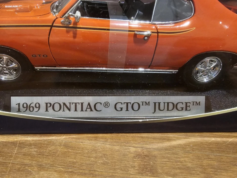 Motor Max 1/18 Diecast 1969 Pontiac GTO Judge (WN) - Image 4 of 4