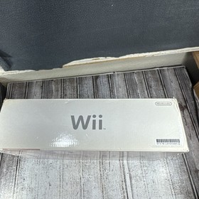 Nintendo Wii  Console White RVL-001 Controller Game Bundle (With Box) Tested