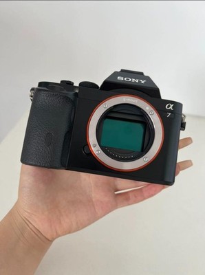 Sony A7 24MP full frame eye AF 1 8000s 2360k EVF 3 inch tilt