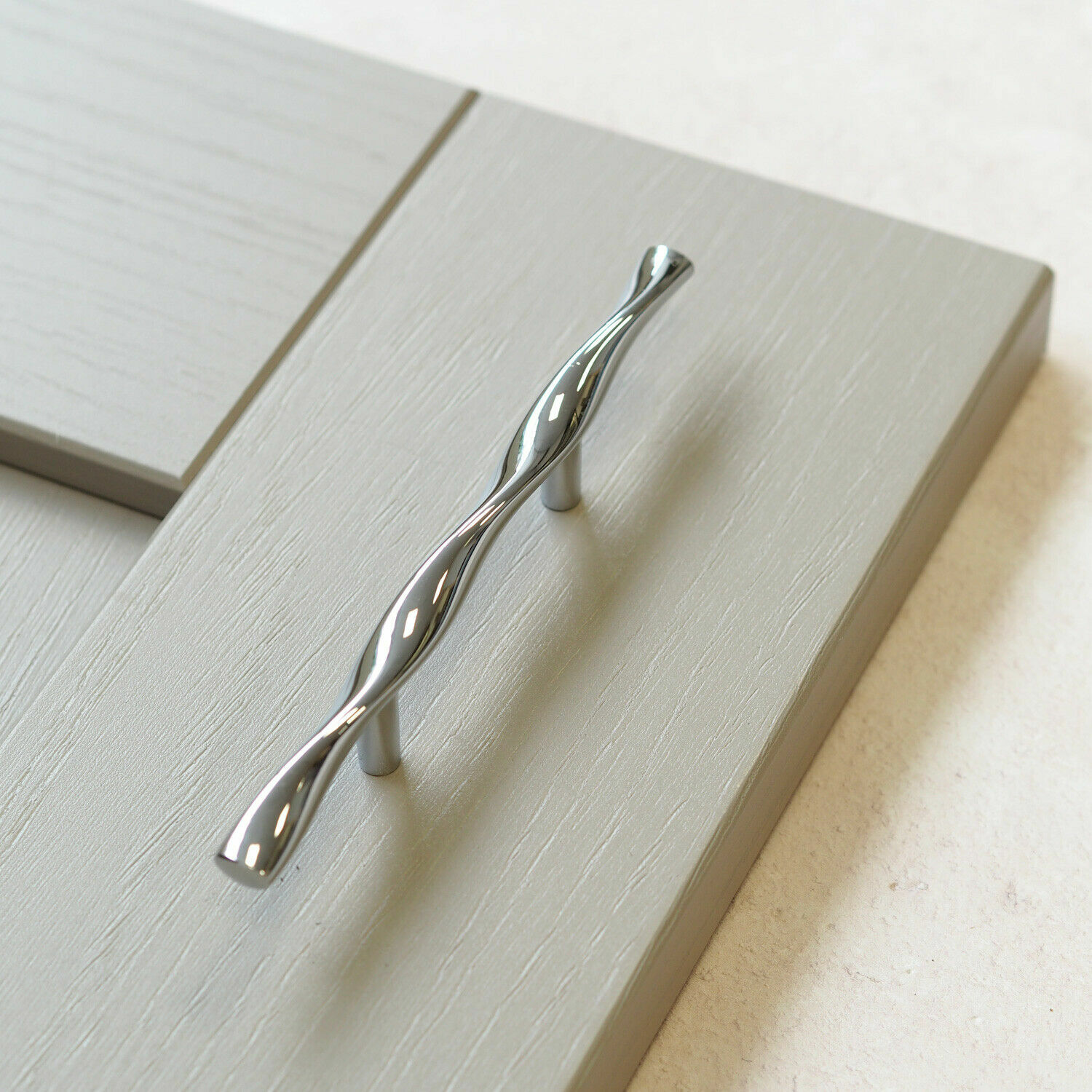 64mm Polished Chrome Wave D Handle for Kitchen Cabinets | Bedroom | Bathroom | Furniture | Cupboards - Image 2