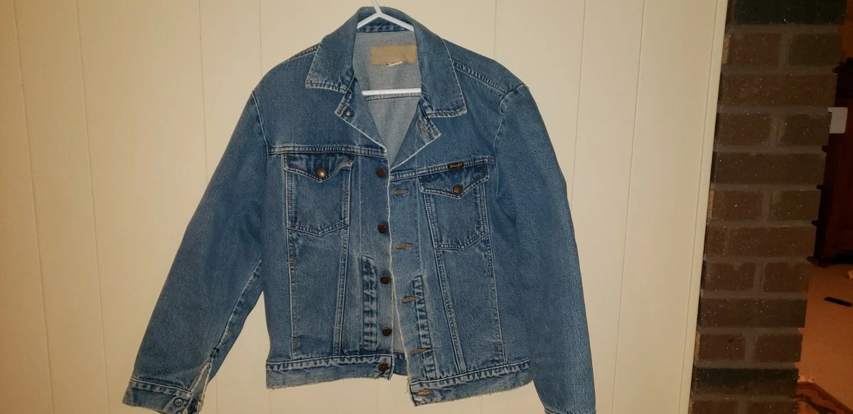 Vintage Wrangler Denim Jacket Size 40 M 100% Cotton Made in USA Classic Cut