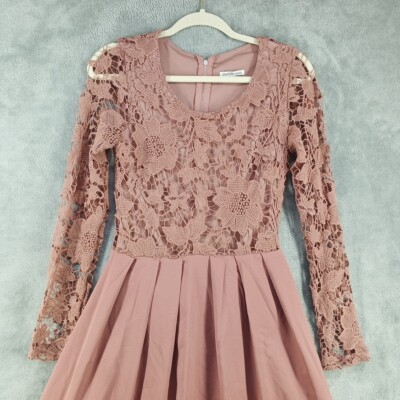 CHARLOTTE RUSSE Pleated Dress Size SMALL(4-6) Lace Knit Blush Red