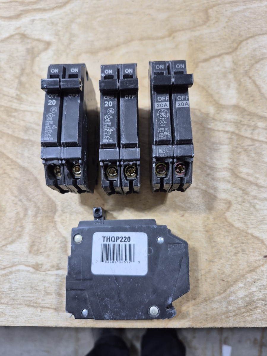 2 X Ge Thqp220 Interruptor T Enchufable 2p 20a 120 | Meses sin interés