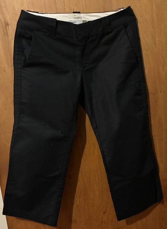 Old Navy Women’s Black Low Rise Straight Leg Cropped Pants Stretch Pockets 6