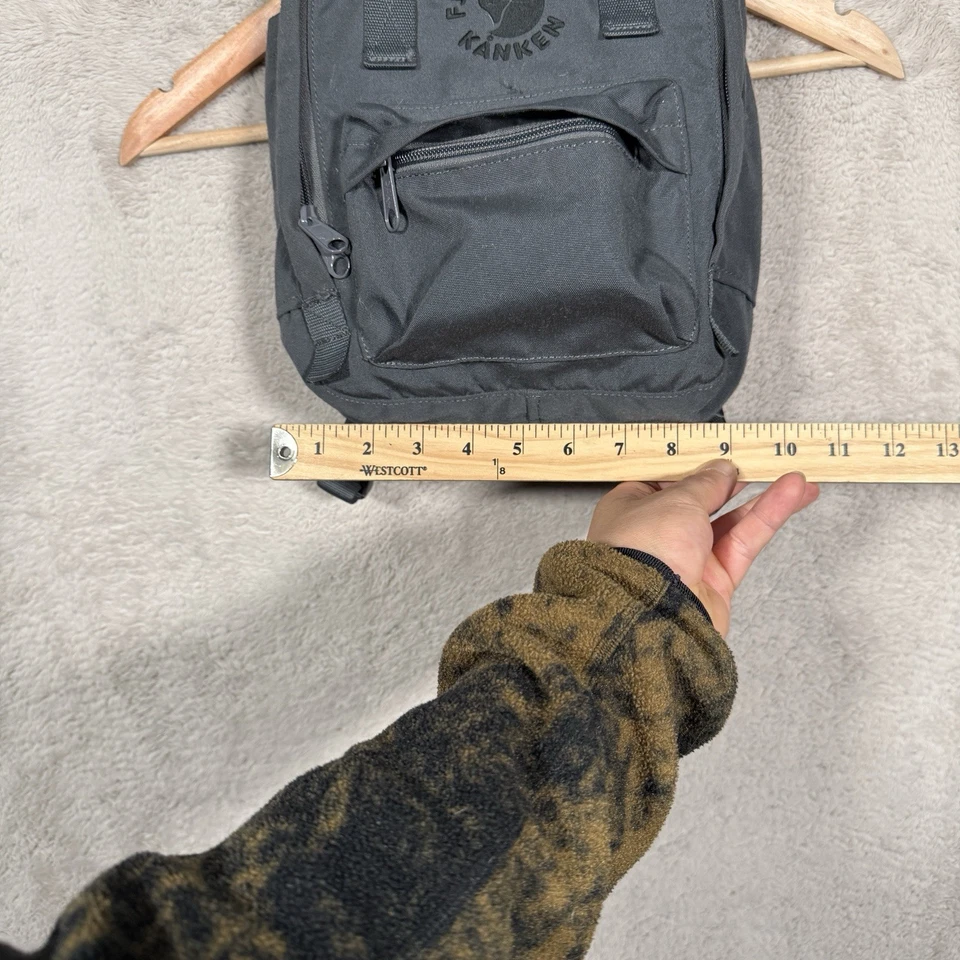 Mini Mochila Fjallraven Kanken Re-Kanken Gris Poliéster Reciclado 23549 Bolso Foto 3 de 4