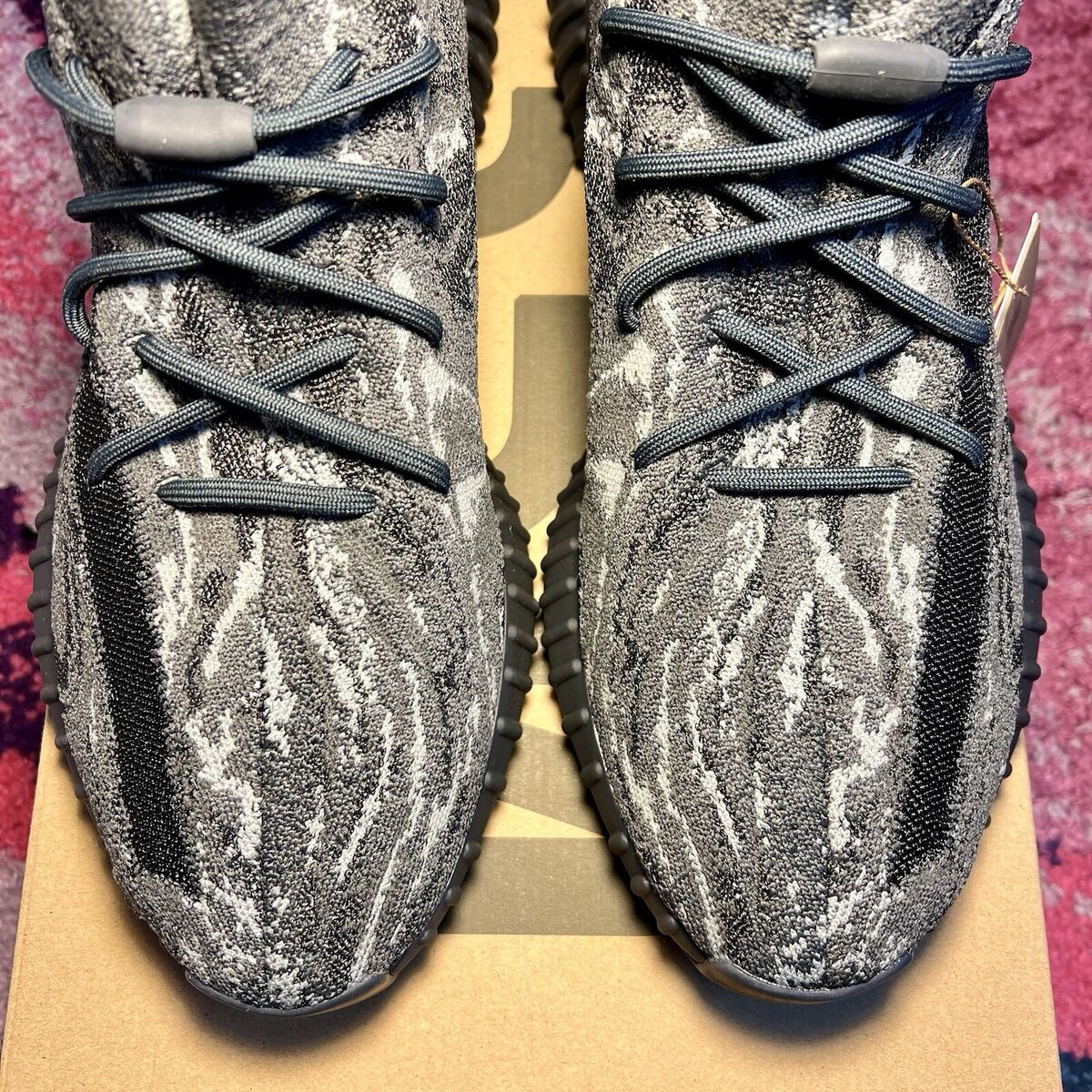 adidas originals Yeezy Boost 350 V2 adidas originals Yeezy Boost 350 V2