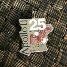 VINTAGE NASA SPACE APOLLO II COLLECTIBLE ENAMEL NECKLACE CHARM PENDANT RARE L K