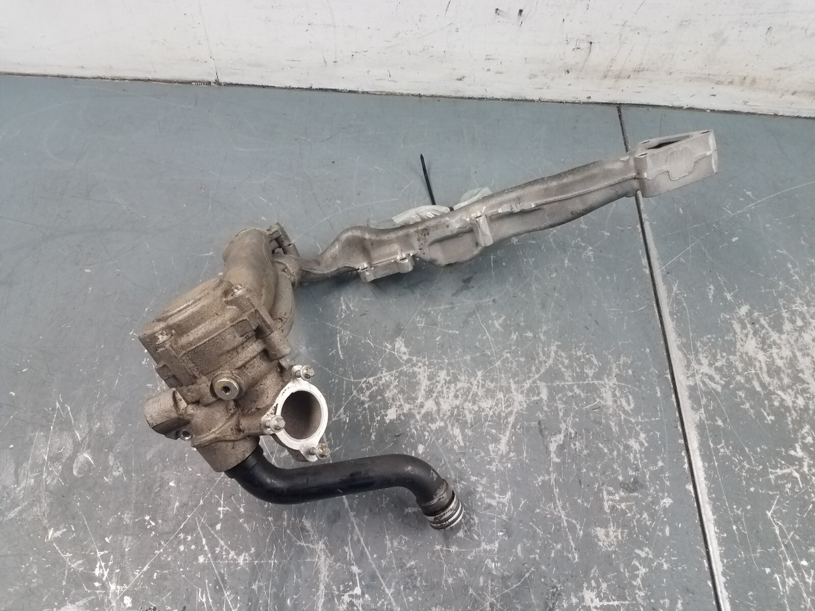 Porsche 911 GT3 2014 Thermostat housing