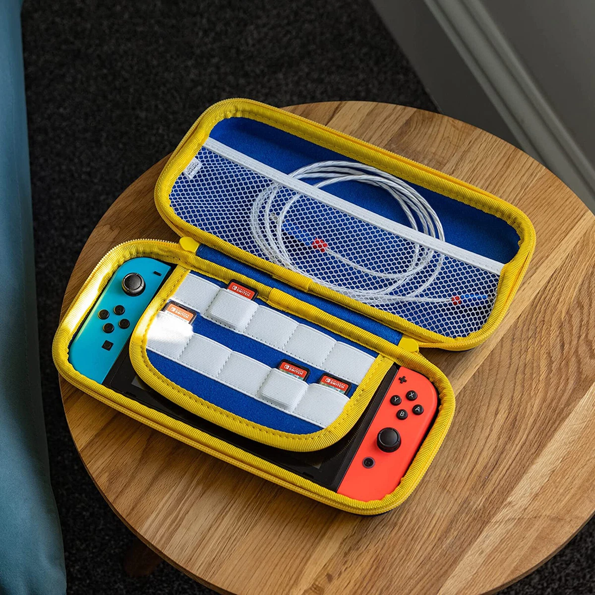 My hero academia hotsell nintendo switch case
