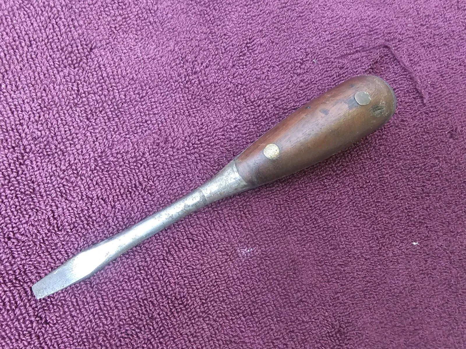 Vintage Unmarked Perfect Handle Screwdriver 7-5/8” Long, 1/4