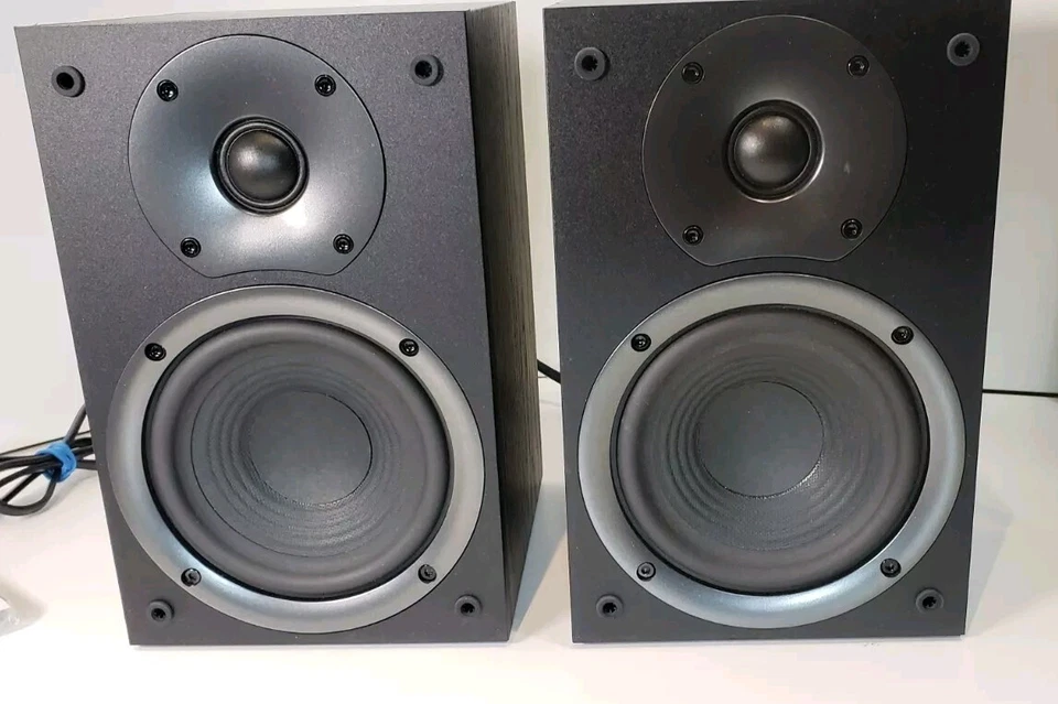 Onkyo CR-N575 Mini Network Streaming, CD shelf HiFi w/ Speakers, Remote, Manual - Image 3 of 4