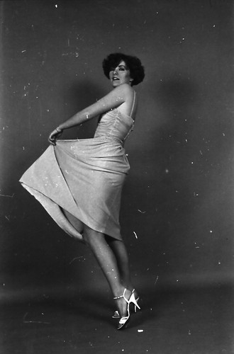 2 old black negatives pretty woman 35mm by professional photographer abx-w1 - Picture 2 of 2