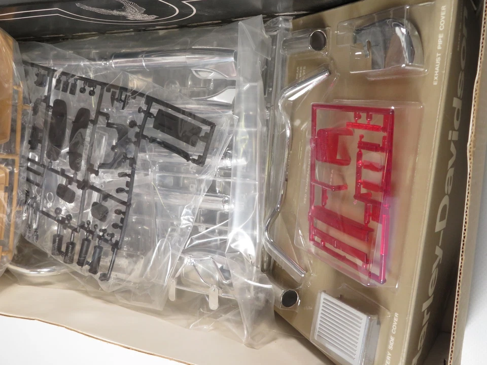 1:6 Tamiya Harley Davidson FLH Classic Bausatz  - Bild 3 von 4