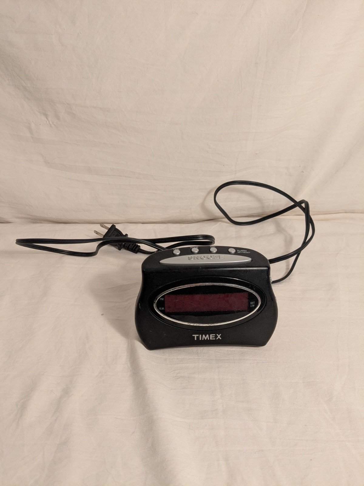 Timex T101 Extra Loud Alarm Clock with Battery Backup - TESTED, WORKS