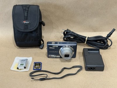 Nikon Coolpix S560 Blue 10MP Digital Camera + 2 Batteries works -Door Issue-Read