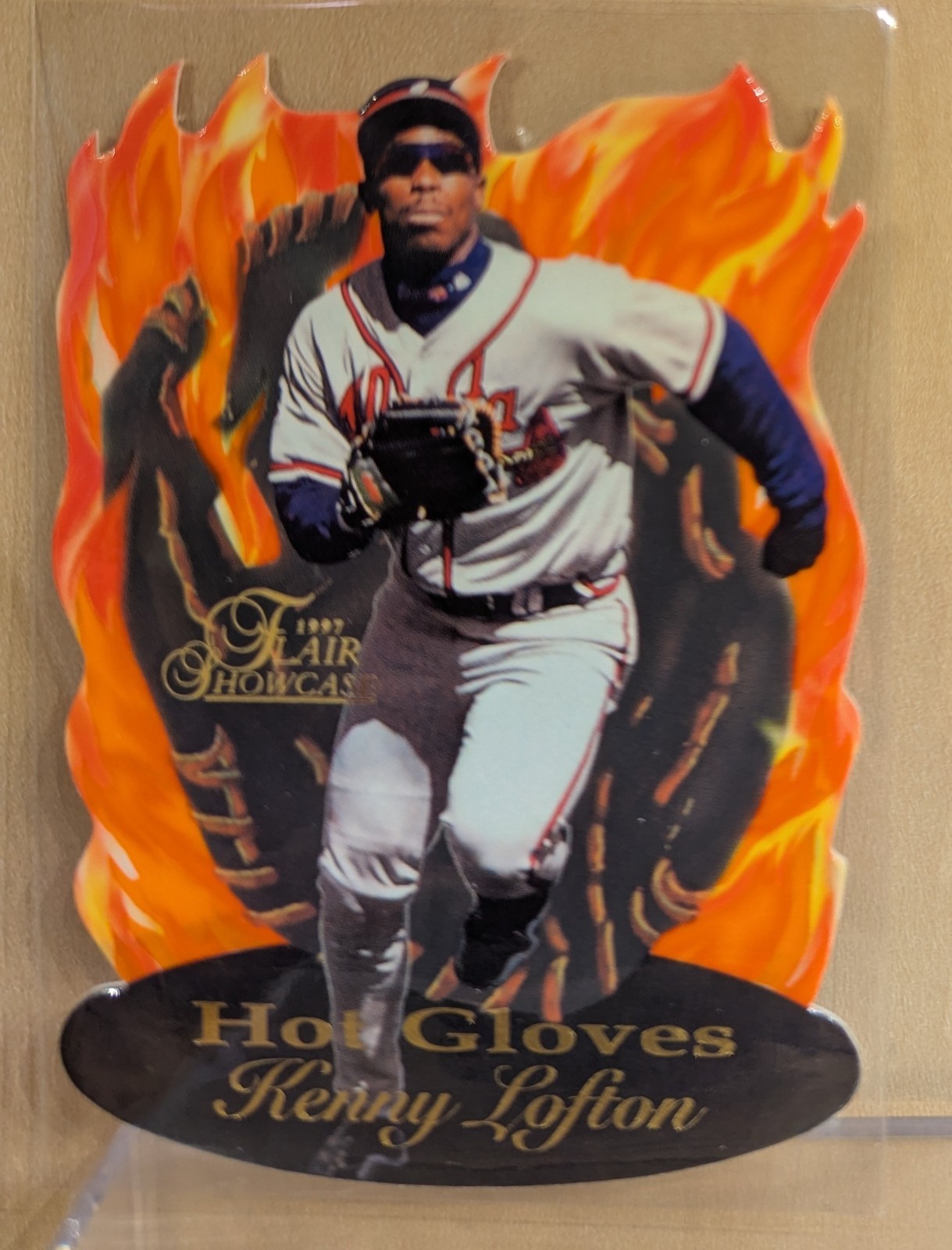 1997 Flair Showcase HOT GLOVES #9 Kenny Lofton Braves RARE DIE CUT ICONIC INSERT