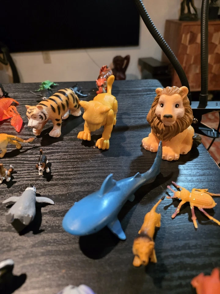 Lot of 55 Collectible Mixed Animal Figures PVC/Rubber/Plastic Variety Of Brands - Image 3 of 4