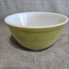 Vintage Verde Olive Green Pyrex 402 1.5 Quart Mixing Bowl.  Circa 1960s.