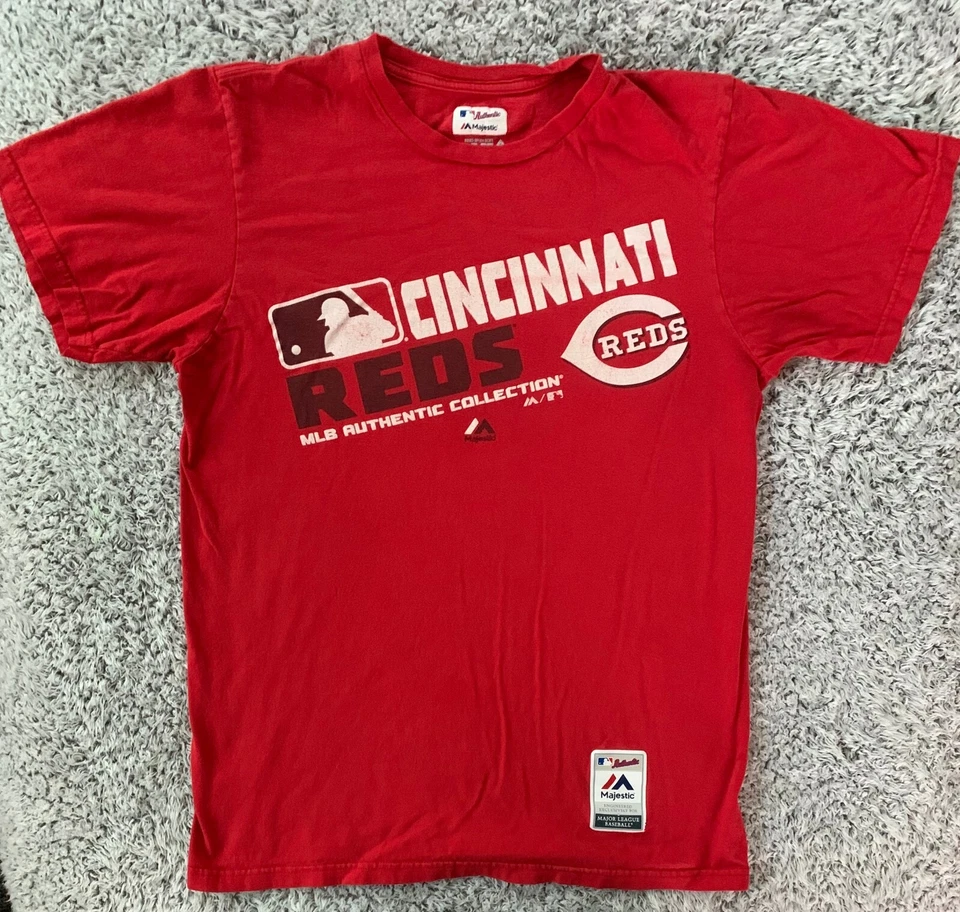 Retro Cincinnati Reds Majestic MLB Ring Spun T-Shirt. Medium. Majestic/MLB.  - Image 2 of 4