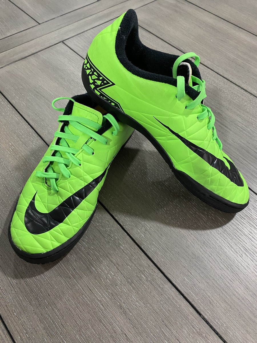 NIKE HYPERVENOM Indoor Soccer Size 4.5 Youth Color Green NIKE HYPERVENOM Indoor Soccer Size 4.5 Youth Color Green