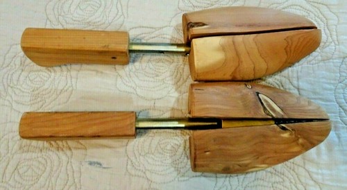 Cedar Shoe Tree Shaper Men's Bostonian 