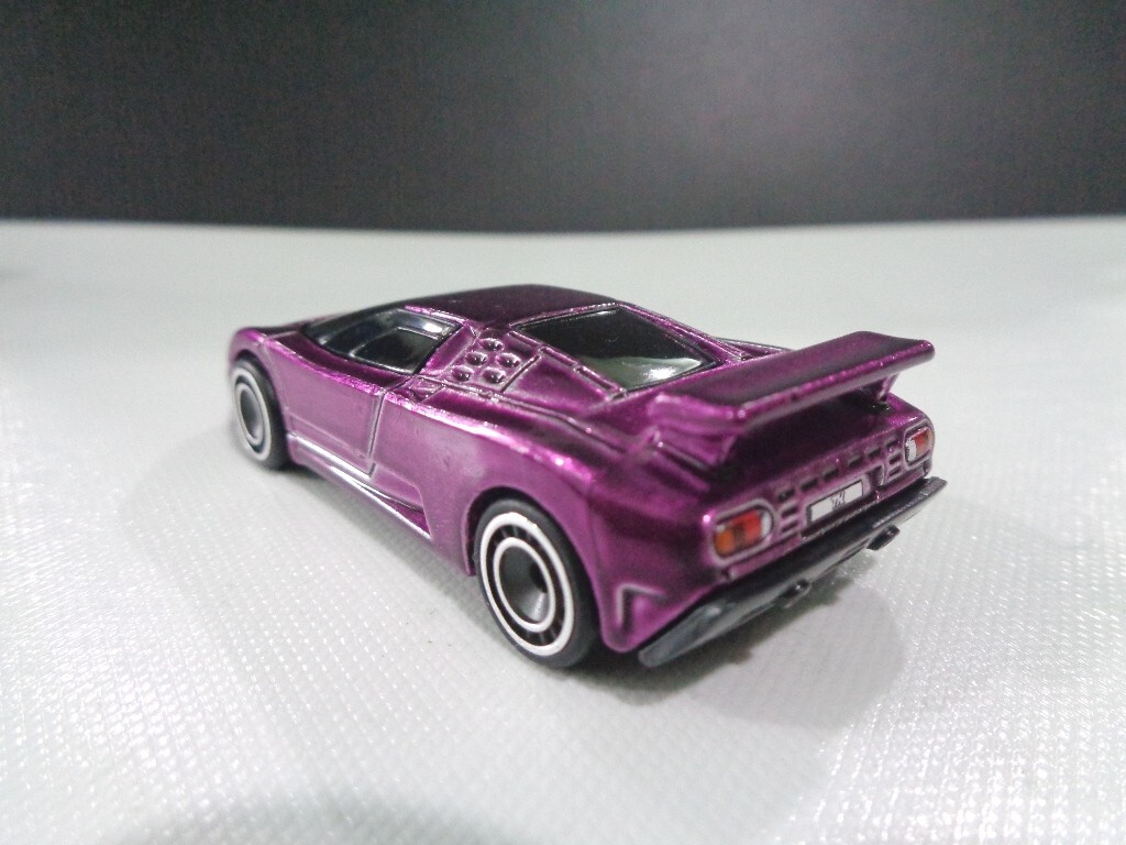 Hot Wheels 2025 Super Treasure Hunt '94 Bugatti EB110 SS Purple
