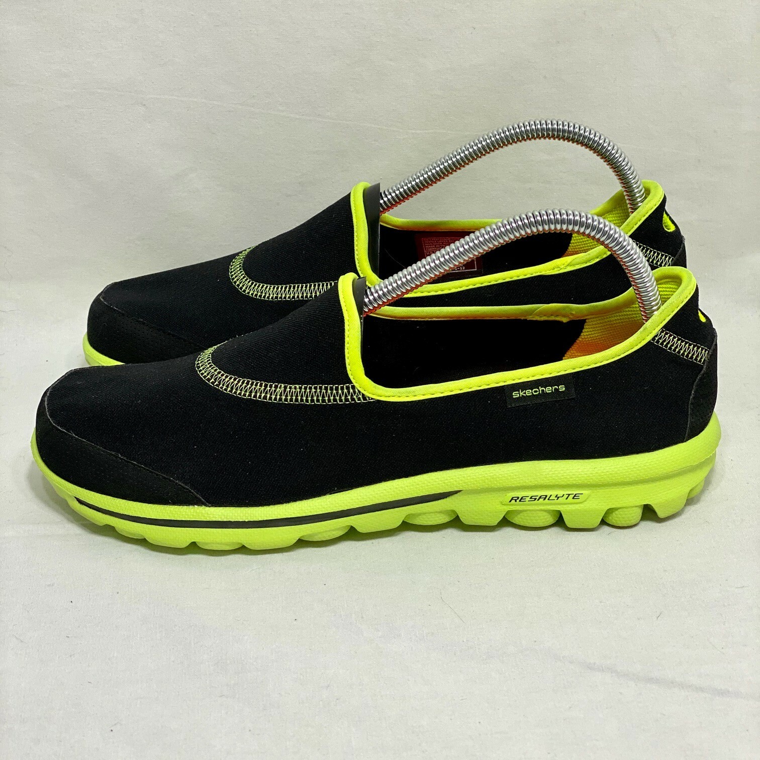 green skechers go walk
