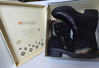 Patrizia by Spring Step Saige Boots Size 39 Black Faux Fur Lined Leather Zip NIB