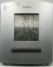 Oregon Scientific RMR112A Wireless Thermometer & Atomic Alarm Clock 