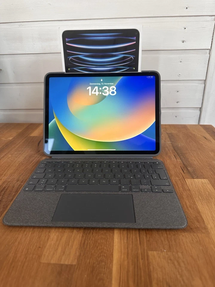 Apple iPad Pro 4. Gen 128GB, Wi-Fi, 11 Zoll - Silber mit Case