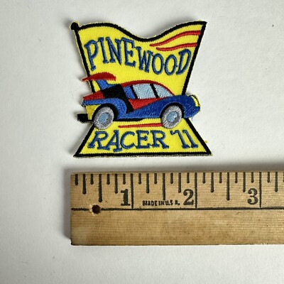 Boy Cub Derby PINEWOOD RACER 2011 Track car Fun Patch Crests Badges SCOUT GUIDE