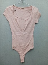 Free People Women's Bodysuit Dusty Rose Solid Boho Deep V Cap Sleeve Stylish