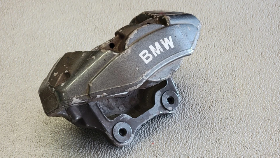 08-13 BMW E82 E88 135i pinça de freio traseira direita Brembo de fábrica fabricante de equipamento original usado - Imagem 2 de 4