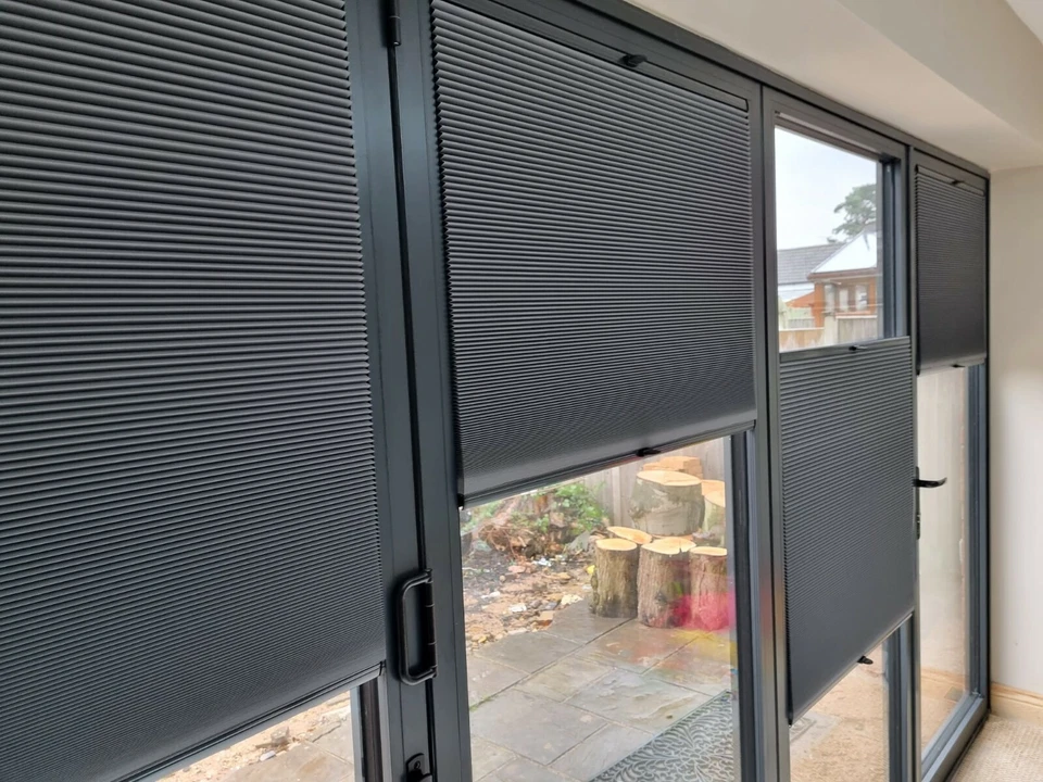 Frameless and easy to fit PLEATED BLINDS for bi-fold door Honeycomb BLACKOUT  - Image 3 of 4