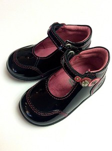 Kickers-baby-girl-Blk-Patent-leather-Mary-Jane-US-5-EURO-20-with-contrast-Fuchia