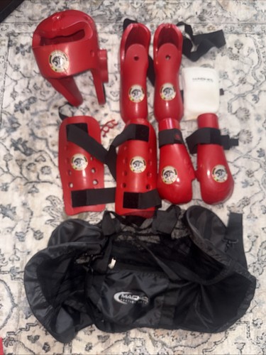 United Taekwondo Sparring Gear With Travel Bag / Knee Pad By Macho