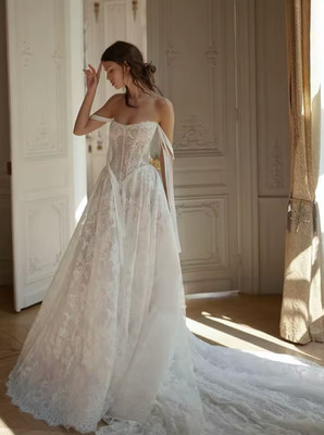 wedding dress brand new white/ivory