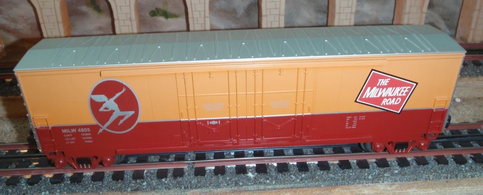 MTH K-Line Milwaukee Road Hiawatha 3 pack with scale box cars, and hopper - Image 3 of 4