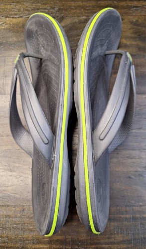 Crocs Men’s Size 9/ Women’s Size 11 Gray w/Green Trim Flip-Flop Thong Sandals - Picture 4 of 12